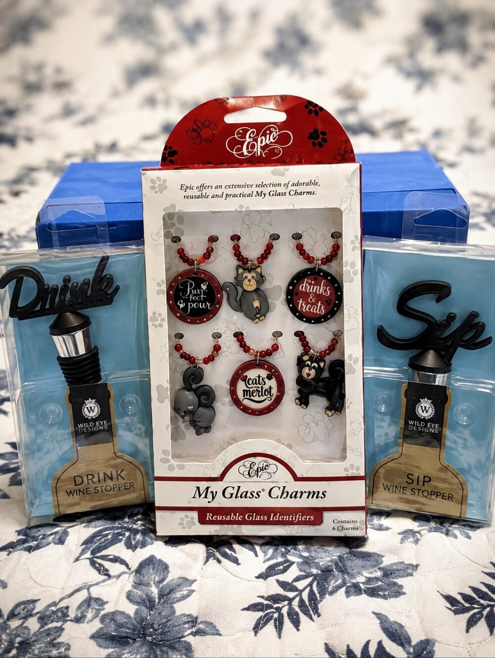 Wine Lover Gift Set Cat Glass Charms & 2 Wine Bottle Stoppers NIB Barware